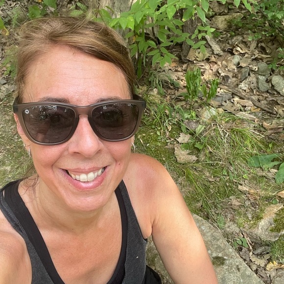 Meet your Posher, Lori - Picture 4 of 9